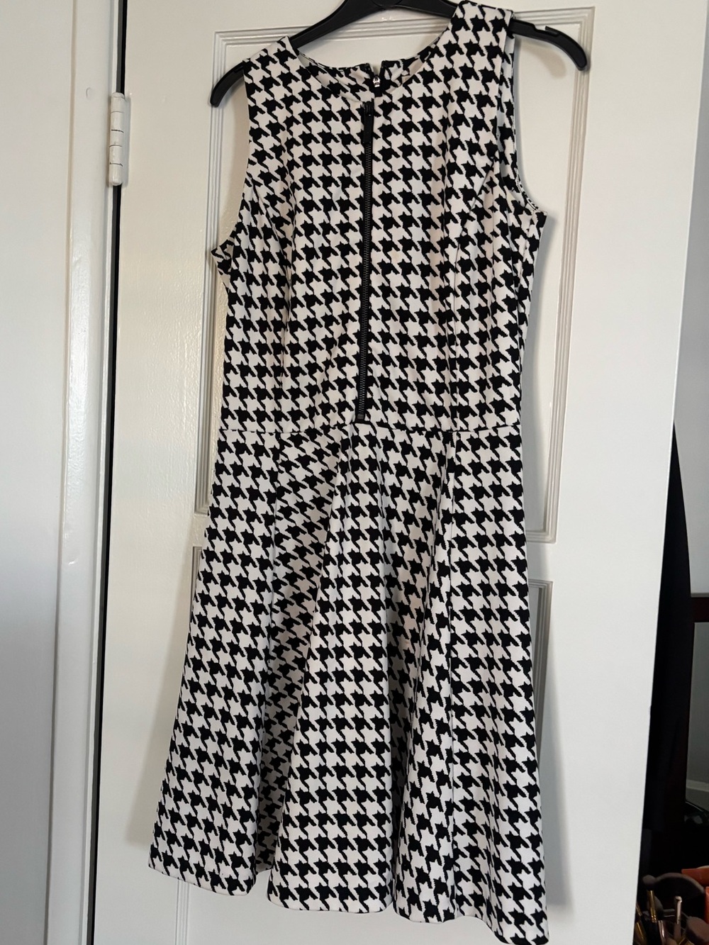 MICHAEL Michael Kors Black & White Houndstooth Sleeveless Fit-and-Flare Dress 4